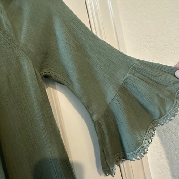Socialite Green Bell Sleeve Tunic Dress Medium Rayon & Polyester - Picture 8 of 9